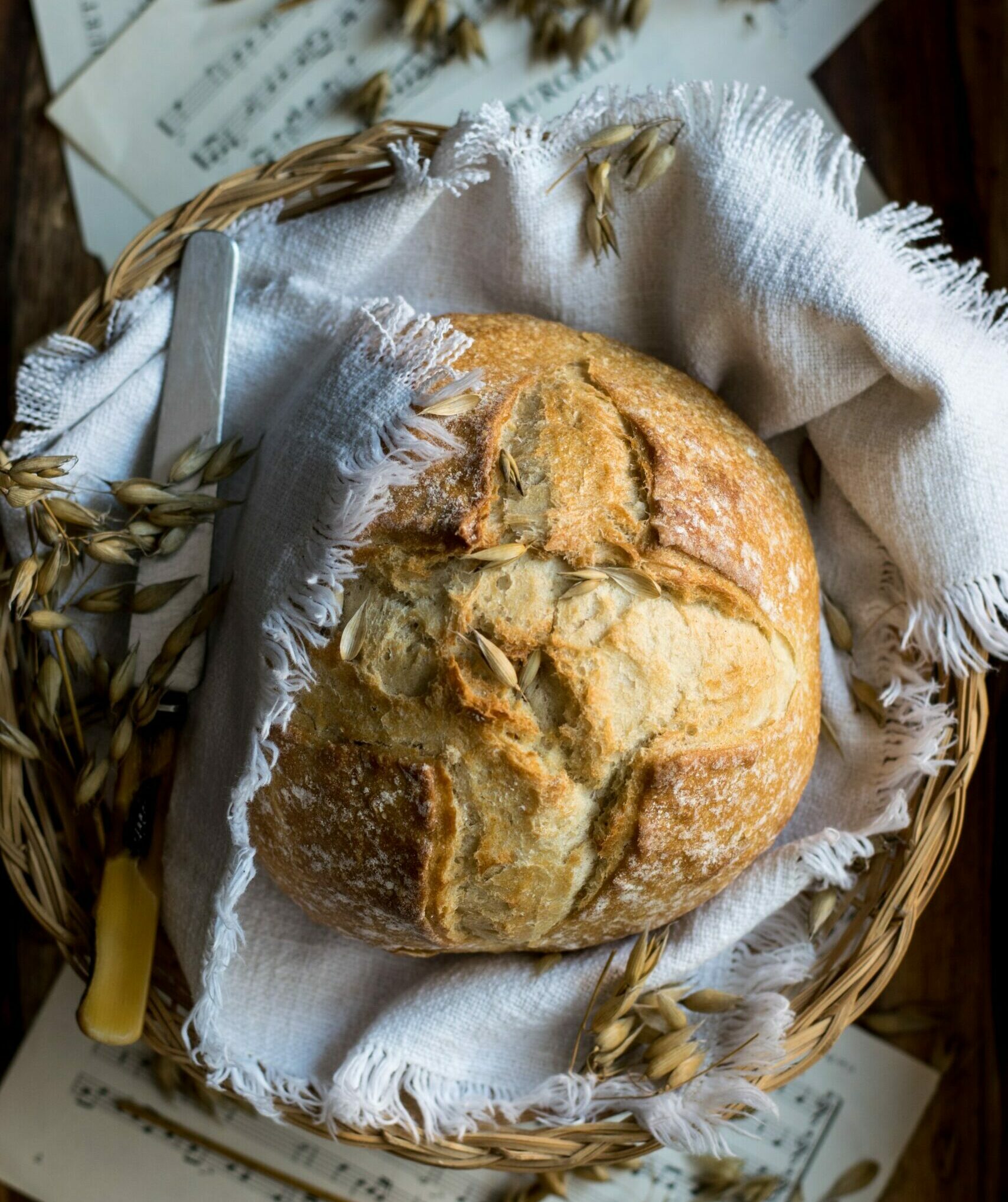 Loaf with wheat ears